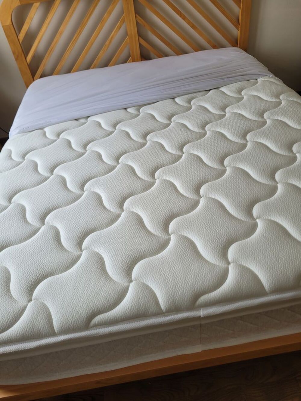 Ensemble Hypnia lit pin massif 160 X 200 cm + matelas 2 en 1 Meubles