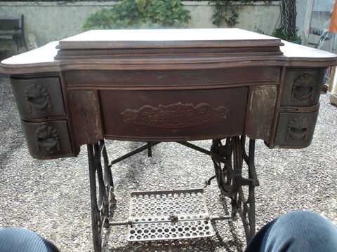 meuble et sa vieille machine � coudre 50 Verdun (55)