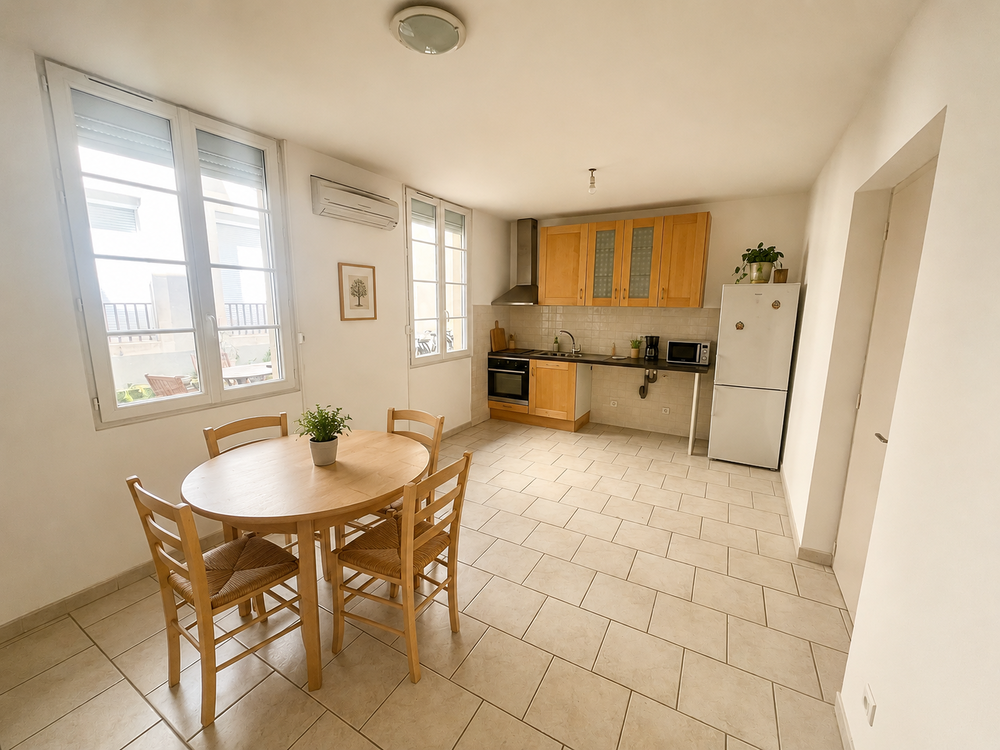 Vente Appartement Grand T2 66 m², verrière, cave et grenier ? Square Bouquerie Nîmes