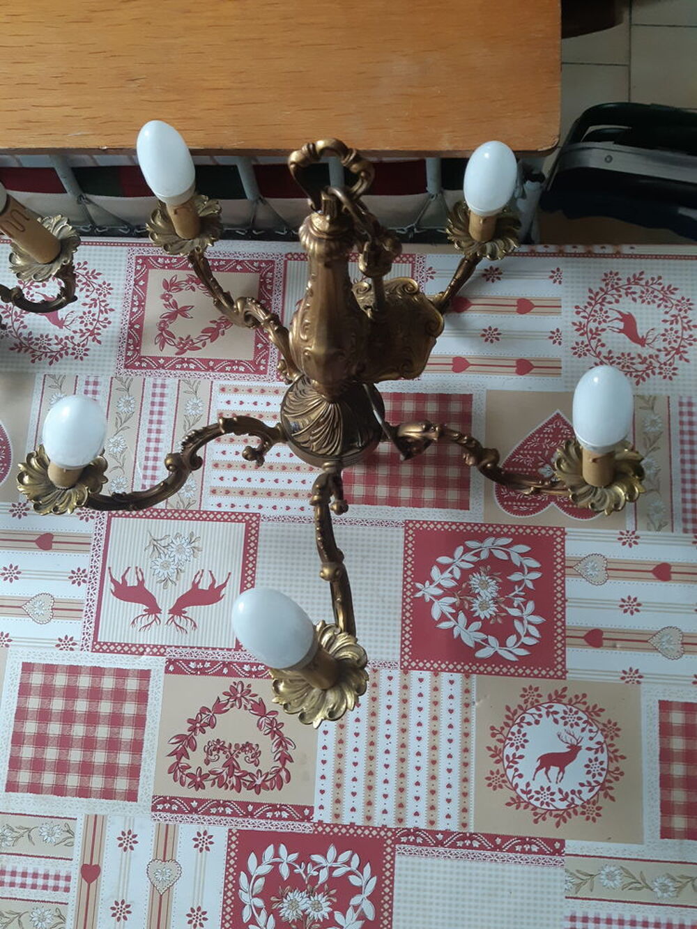 de deux lustres en bronze Décoration