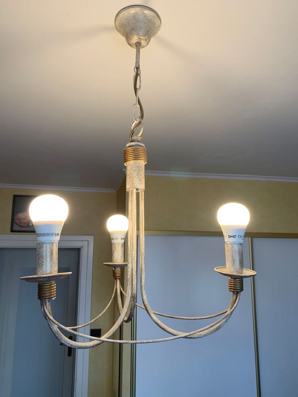 PLUSIEURS LUSTRE EN FER FORG&Eacute; DE DIFF&Eacute;RENTES COULEURS EN EXC Décoration