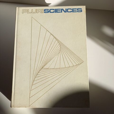 Pluri sciences, Universalis, 1979                            8 Saumur (49)