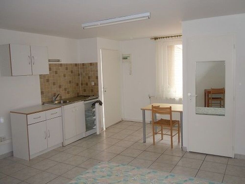 Location Appartement Studio proche gare, école de Management et d'ingénieurs. Grenoble