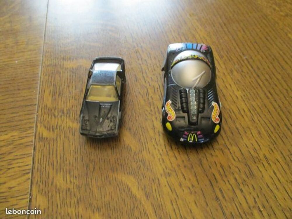 2 voitures noires Jeux / jouets