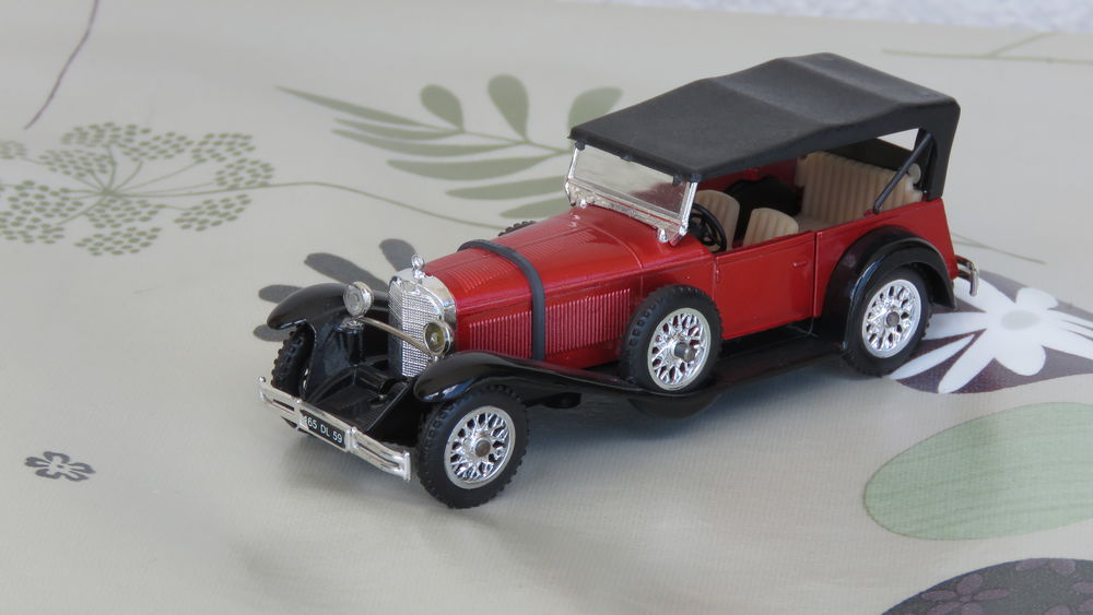 Voiture miniature Mercedes 