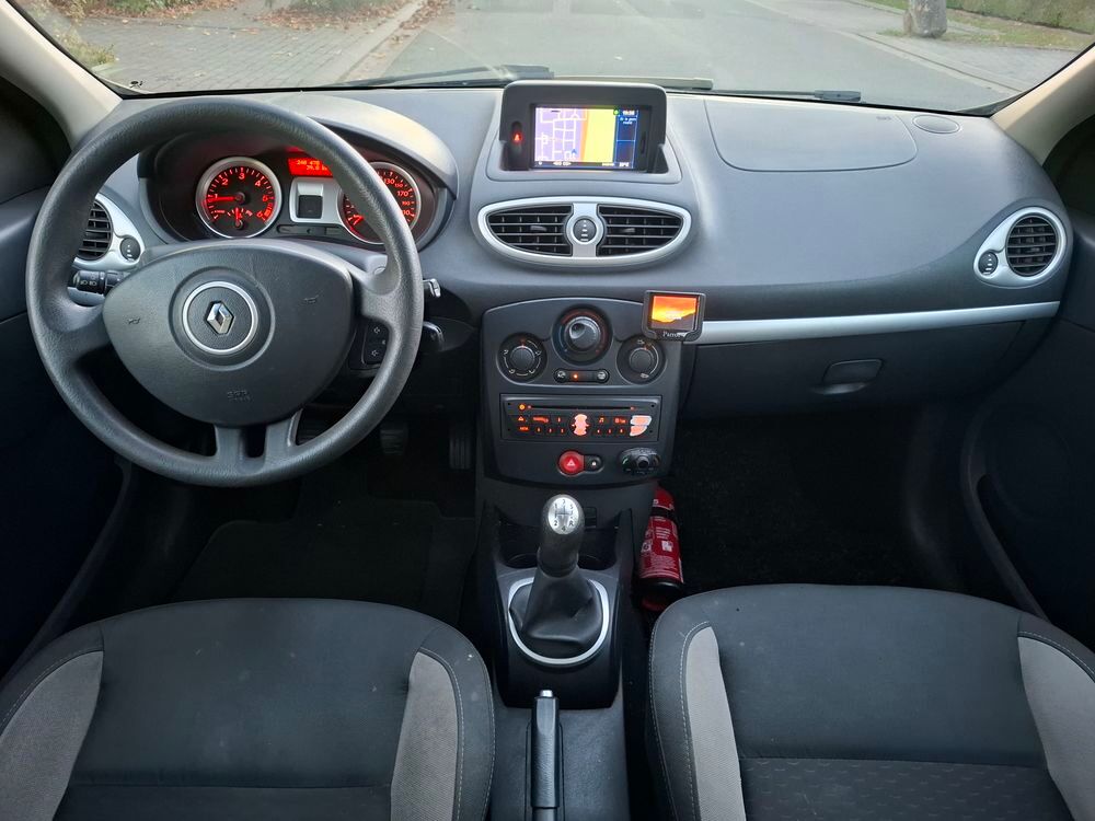 Clio III dCi 70 115g eco2 Dynamique TomTom 2010 occasion 59300 Valenciennes