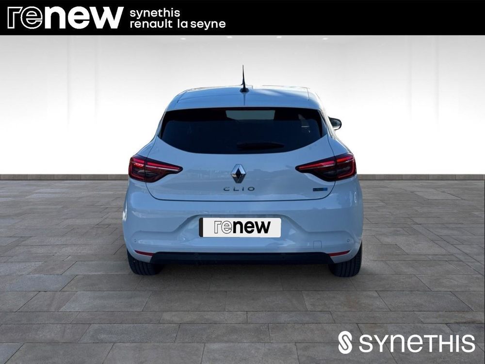 Clio V Clio E-Tech full hybrid 145 Evolution 2023 occasion 83500 La Seyne-sur-Mer