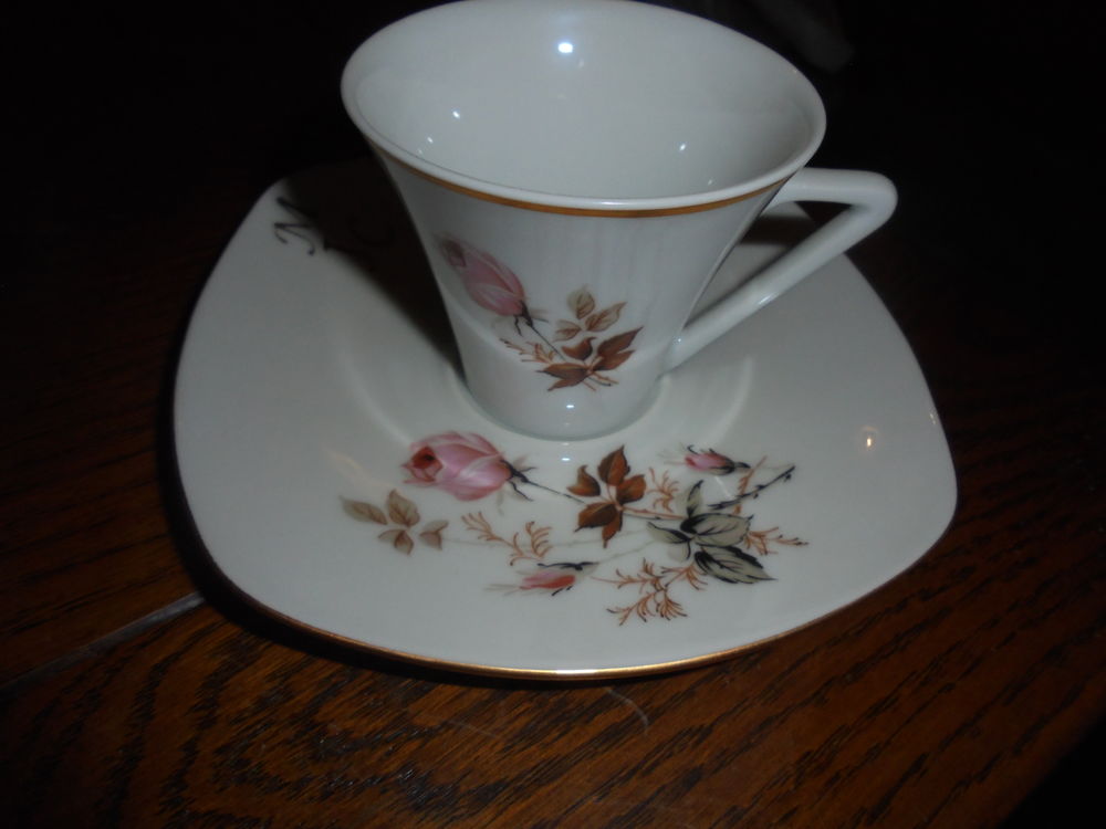 VAISSELLE EN PORCELAINE DE LIMOGES ET VERRES EN CRISTAL Electroménager