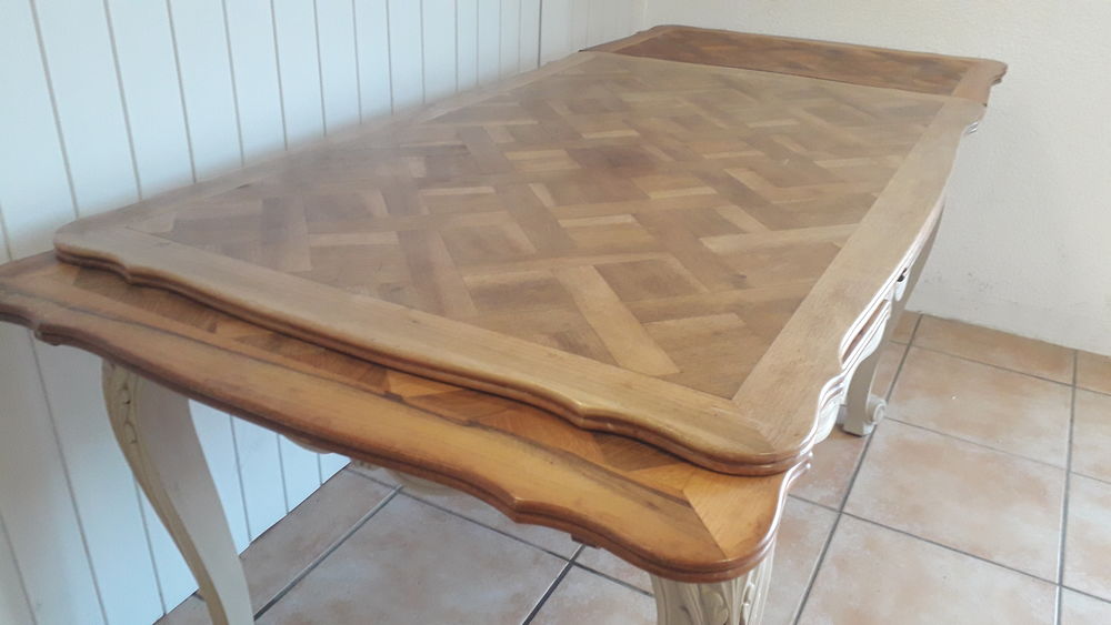 TABLE D'EPOQUE EN NOYER Meubles