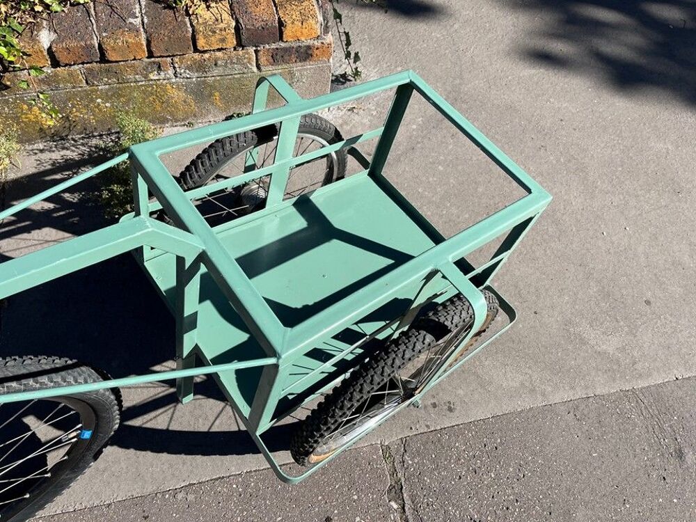 Remorque v&eacute;lo, ou &agrave; mains, en tr&egrave;s bon &eacute;tat. Bricolage