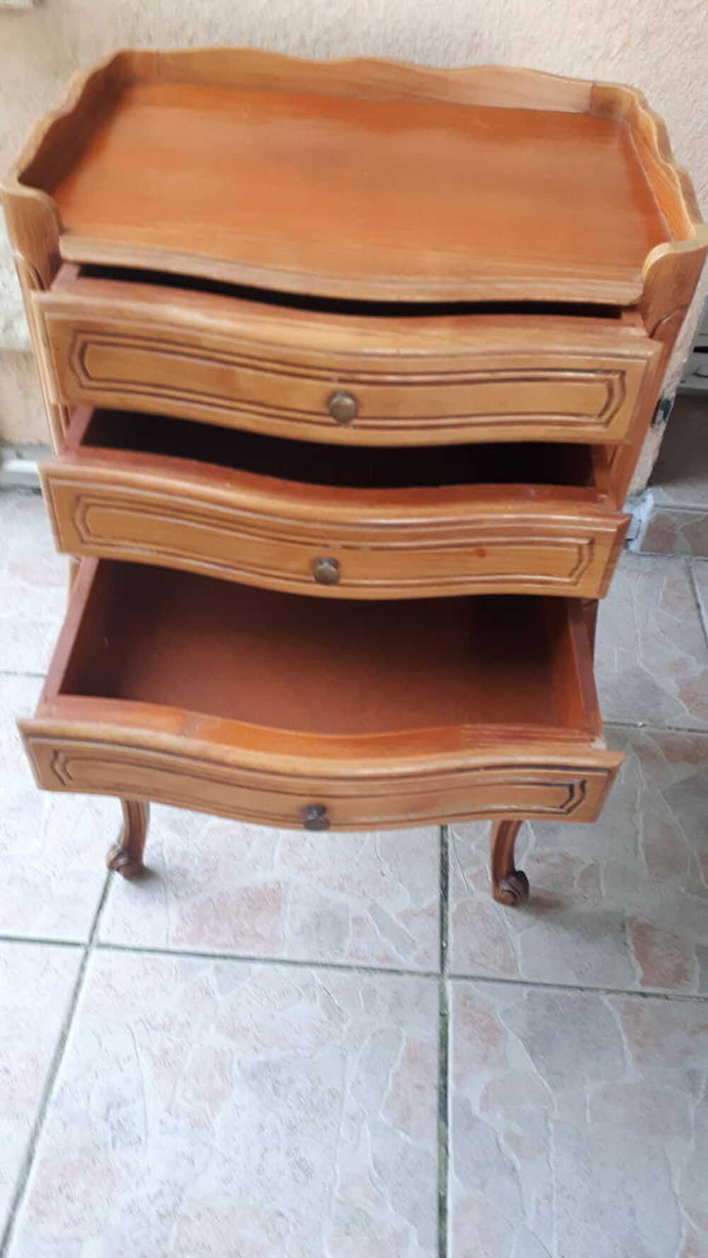 Table de chevet en merisier style Louis XV Meubles