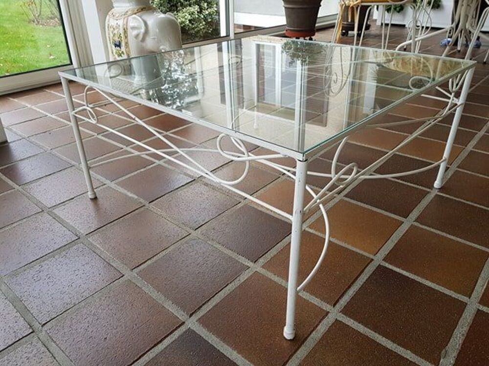 Table basse - plateau de verre - structure en fer forg&eacute; - 
Meubles