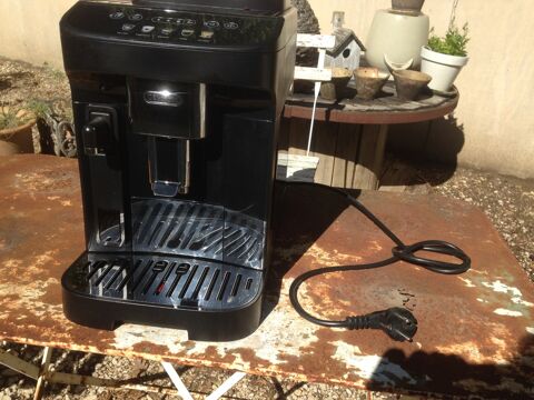 Machine  caf automatique - Noire 250 Rochefort-du-Gard (30)