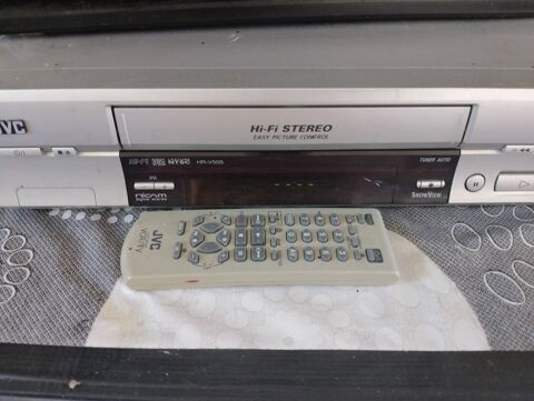 cassettes VHS(150) et lecteur neuf 60 Oullins (69)