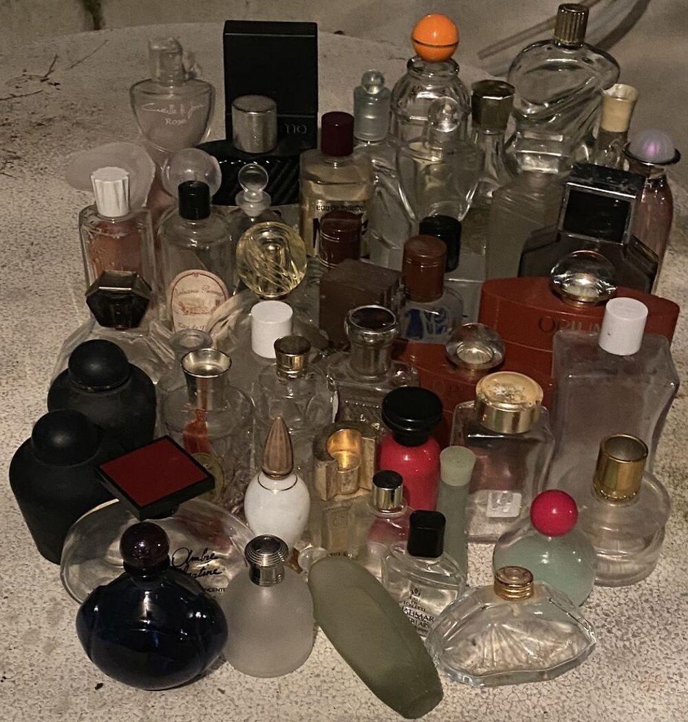 50 bouteilles de parfum vides 