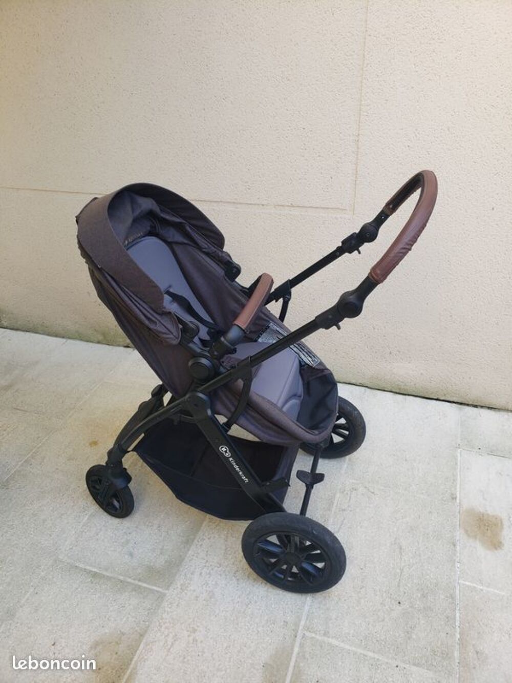 Poussette + si&egrave;ge auto + pneus neufs etc Puériculture