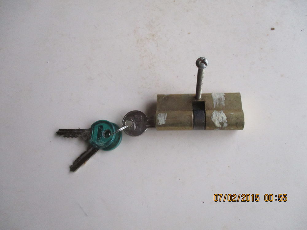barillet avec 3 cl&eacute;s Bricolage