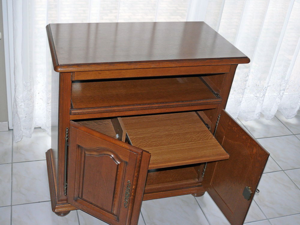 Meuble TV en ch&ecirc;ne avec plateau orientable Meubles