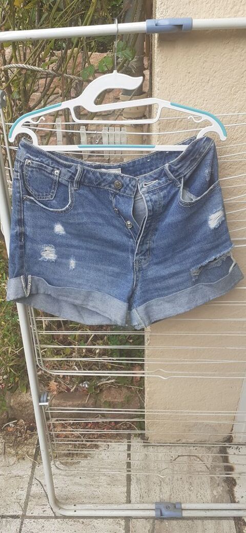 lot 1 short jean et 1 pantalon jean femme 38 3 La Romagne (49)