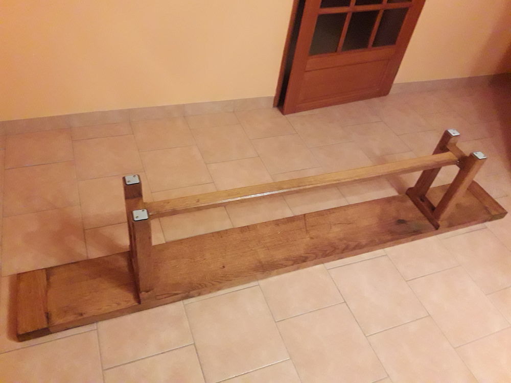 2 Superbes bancs de 2,20m lasur&eacute; en en ch&ecirc;ne clair 
200 € Meubles