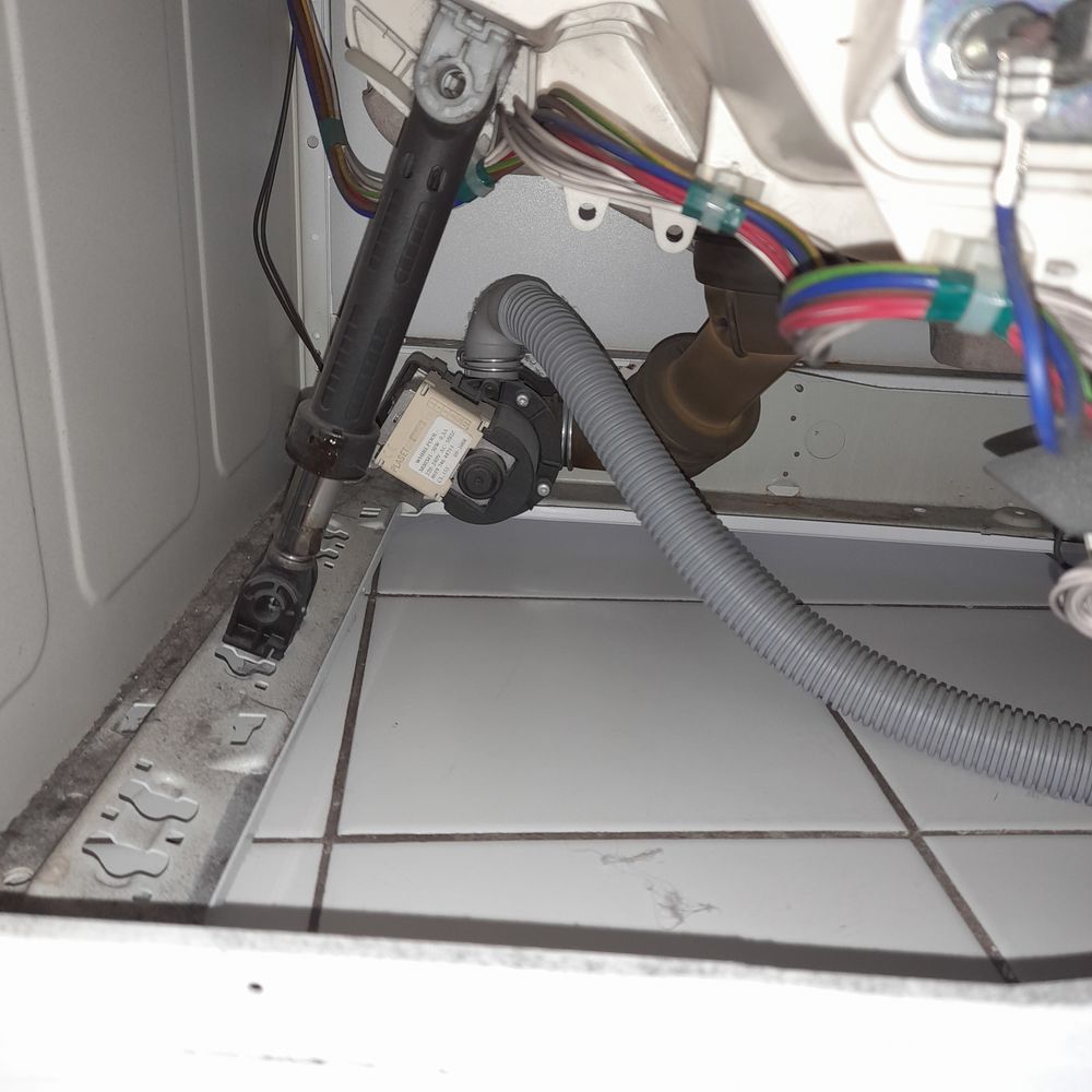 Lave-linge Whirpool hublot frontal blanc Electroménager