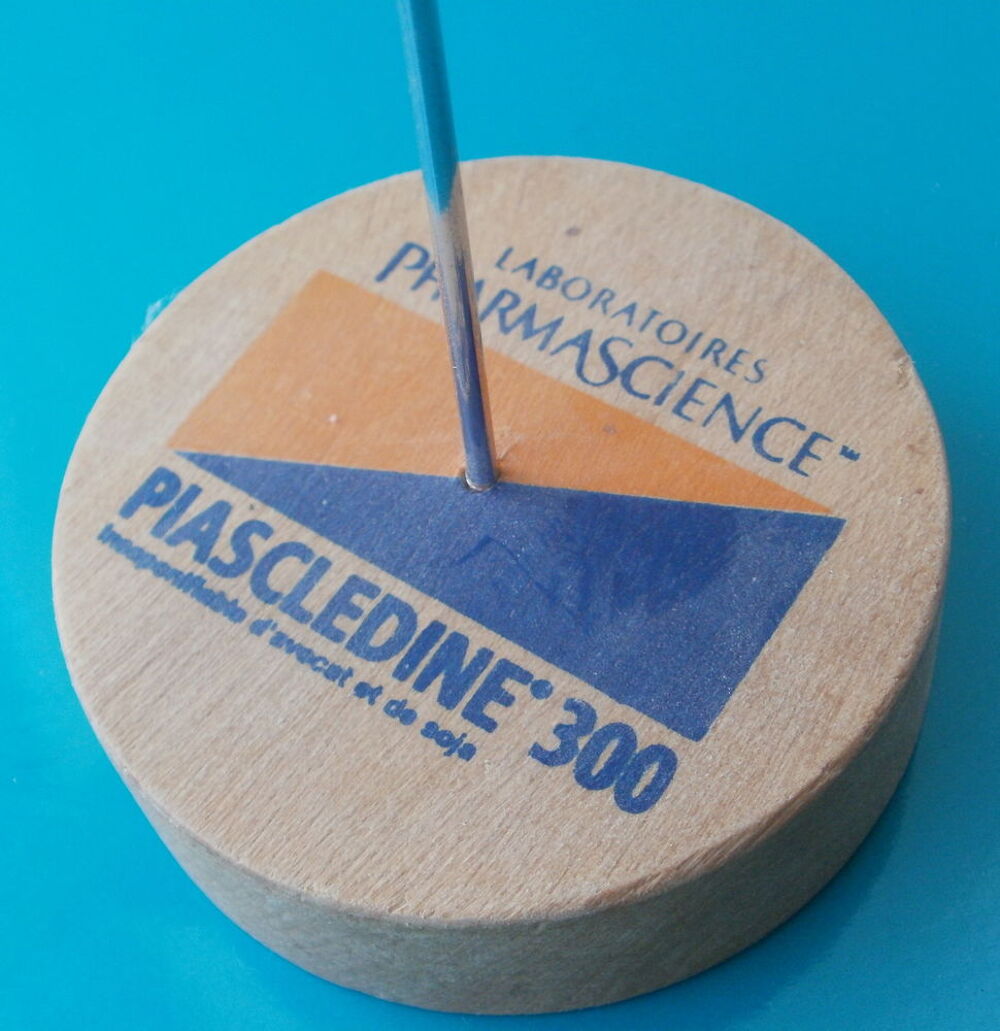 Mannequin en bois pour dessin, publicit&eacute; labo PHARMASCIENCE Bricolage