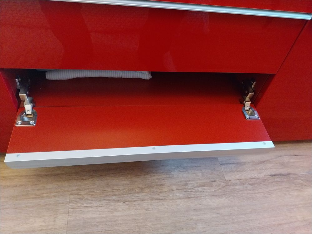 Meuble haut et bas moderne de couleur rouge laqu&eacute; Meubles