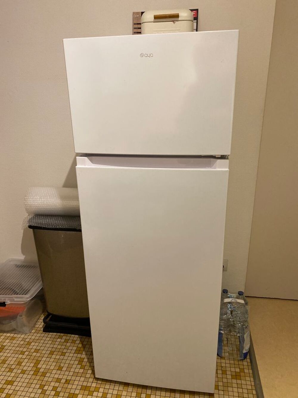 R&eacute;frig&eacute;rateur AYA 209l
Electroménager