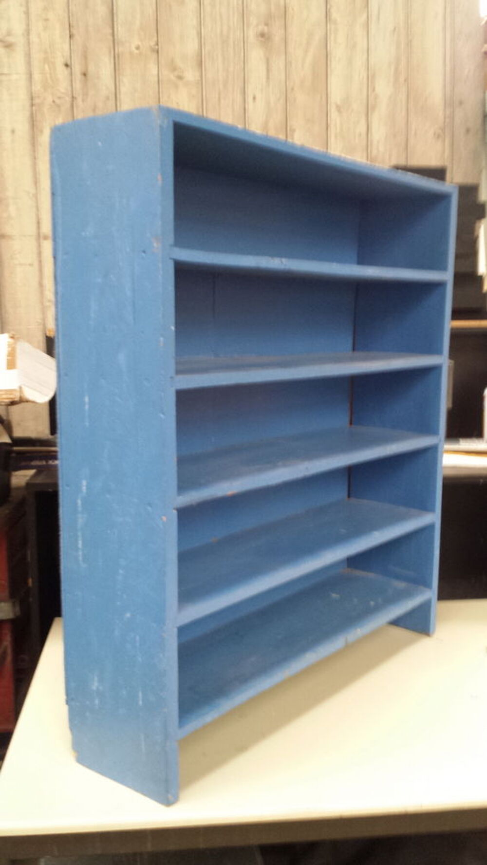 Etag&egrave;re bois peinte en bleu, pour tous usages dans maison, Meubles