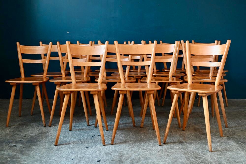Lot de Chaises 18 pi&egrave;ces vintage scandinaves en bois clair Meubles