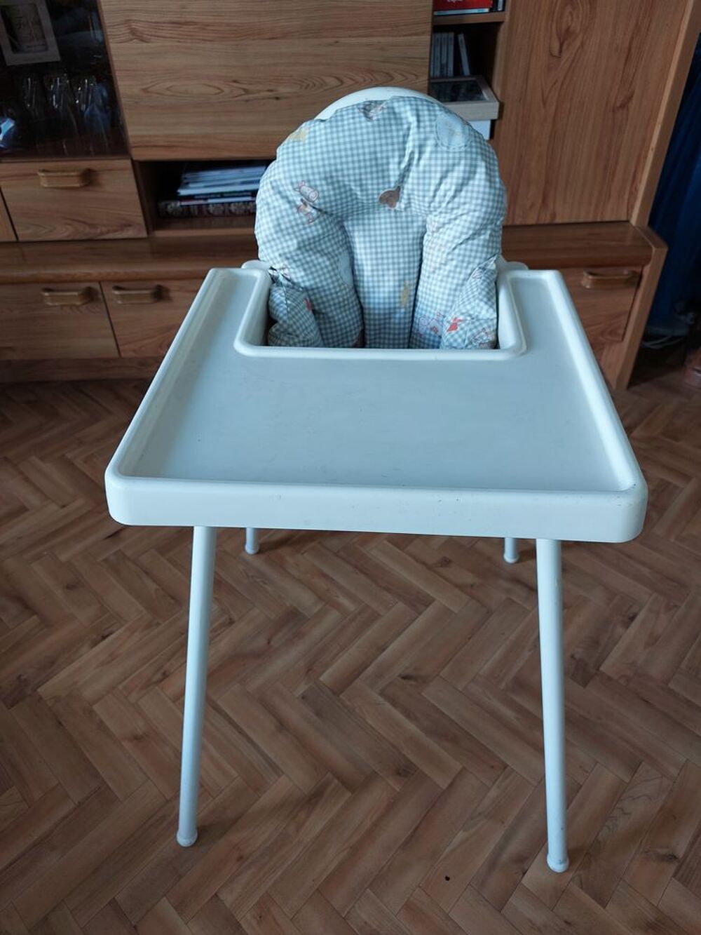 Chaise haute b&eacute;b&eacute; couleur blanche, Mobilier enfants