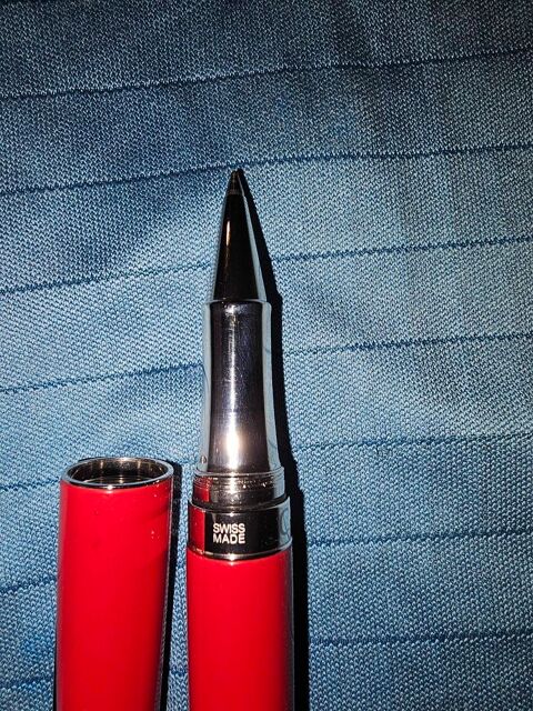 Stylo bille Caran d'Ache 220 Nice (06)