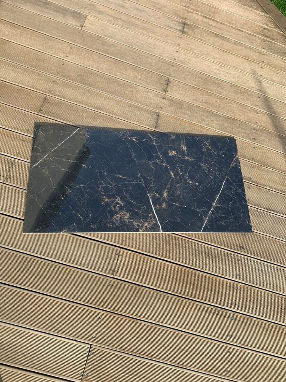 LOT DE 2 GRANDES PLAQUES DE CARRELAGE Bricolage