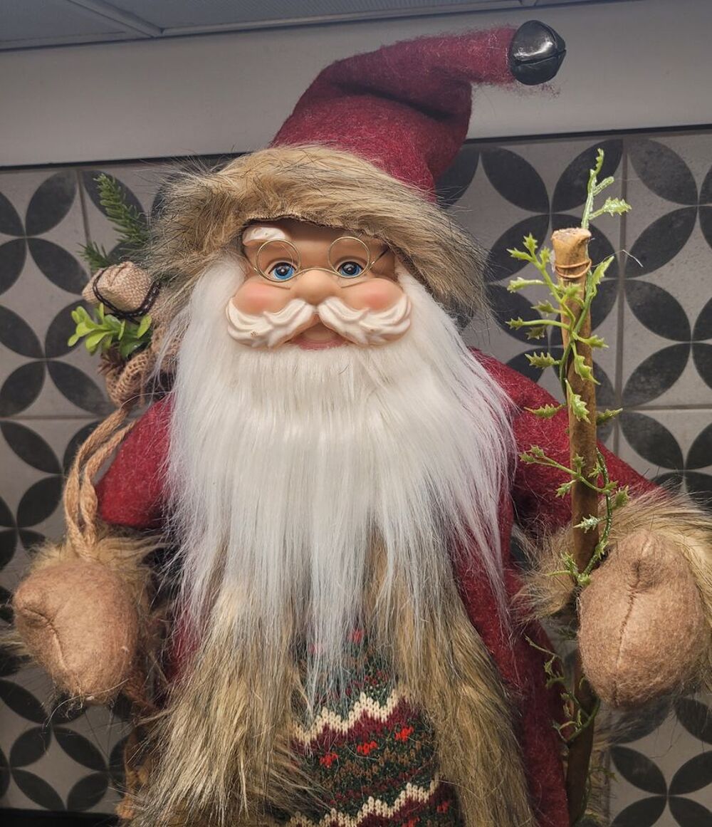 Grand P&egrave;re No&euml;l de d&eacute;coration. Décoration