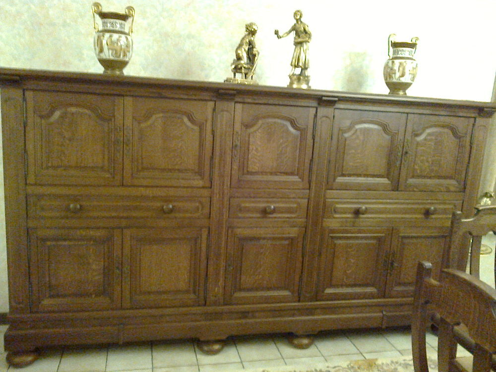 Salle &agrave; manger en ch&ecirc;ne massif, de haute qualit&eacute;,&eacute;tat neuf Meubles