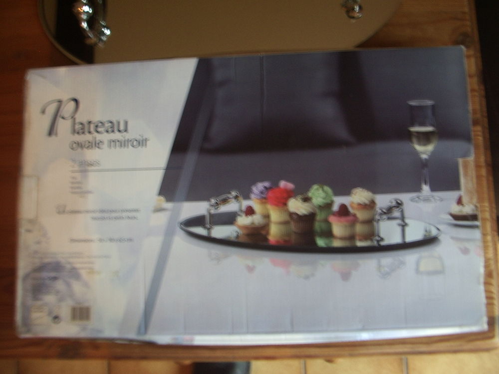 plateau miroir ovale en verre Electroménager