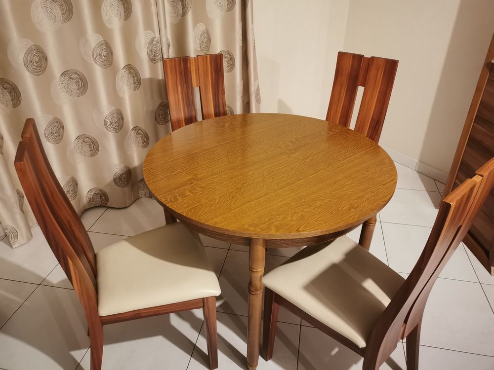 Table + 4 chaises Meubles