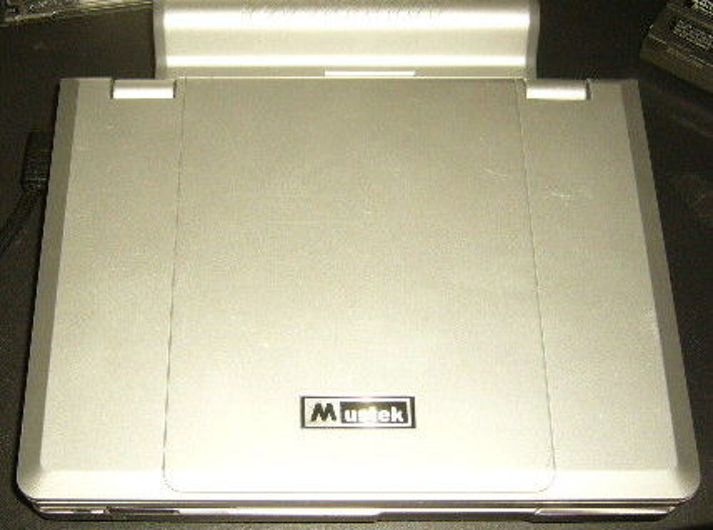 lecteur DVD player portable PD-407H A r&eacute;viser Photos/Video/TV