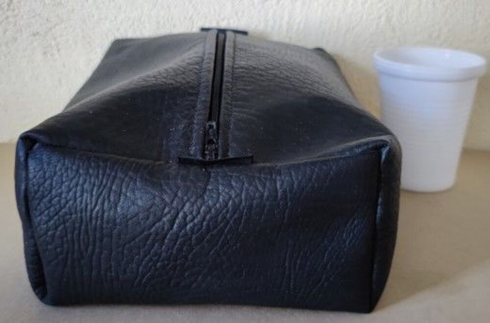 Trousse de toilette rectangulaire ou autre Maroquinerie