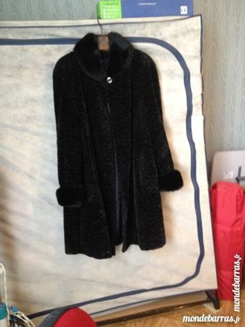 MANTEAU D' ASTRAGAN 195 Paris 20 (75)