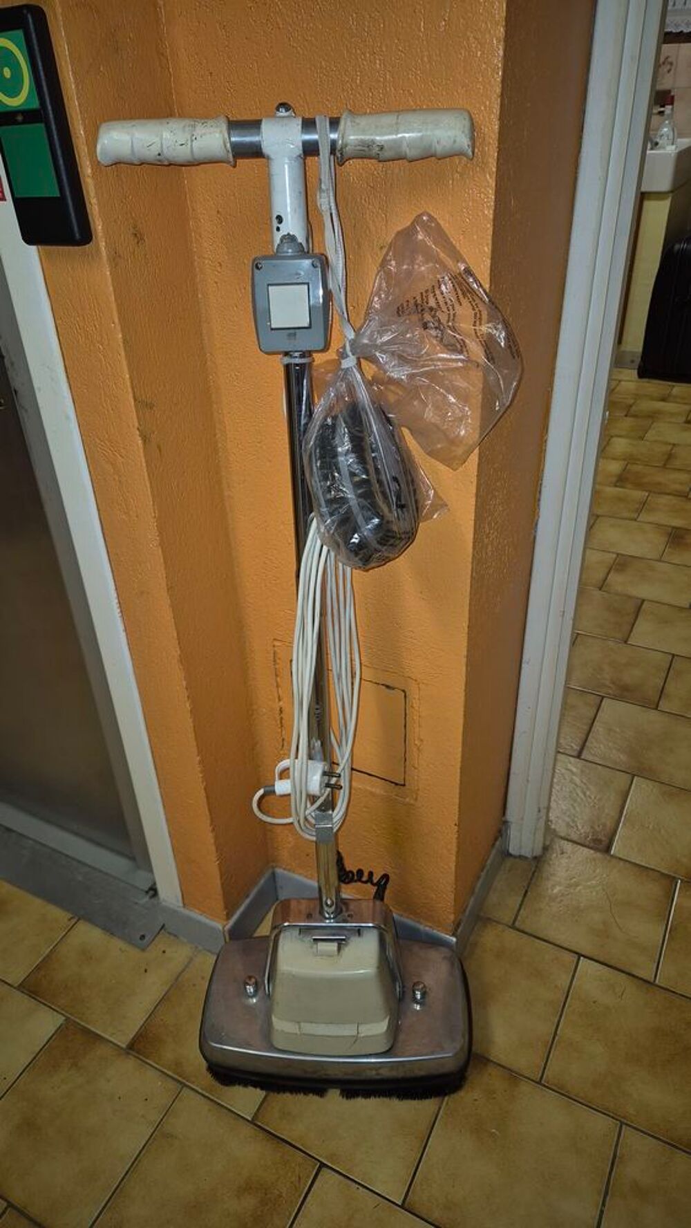 cireuse sol parquet Philips - Electrom�nager