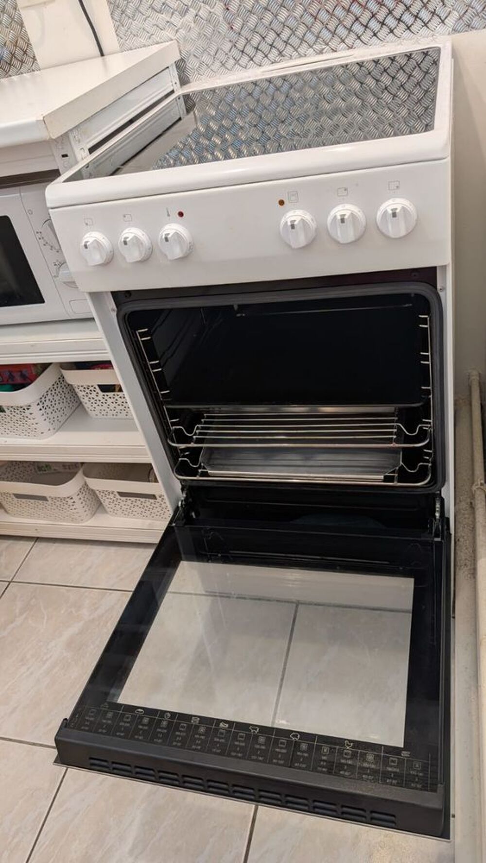 Cuisini&egrave;re 4 feux induction vitroc&eacute;ramique - Essentiel B ? E Electromnager