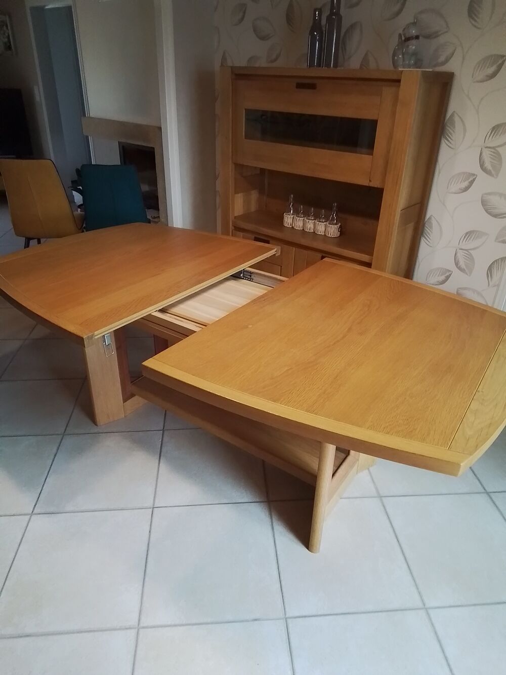 Table de salle &agrave; manger , enfilade et vitrine Meubles