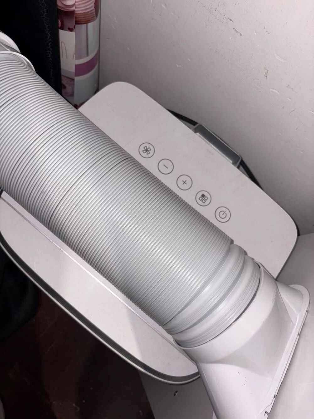 Climatiseur mobile blanc 4-en-1 Electroménager