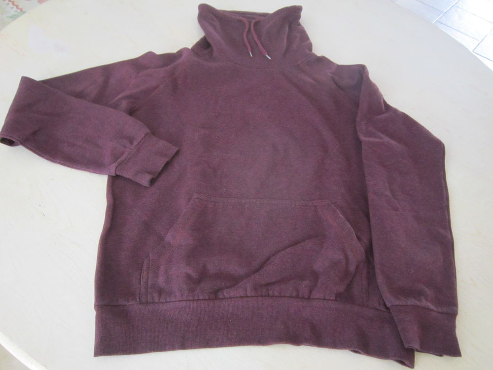 Sweat couleur grenat fonc&eacute; Vêtements