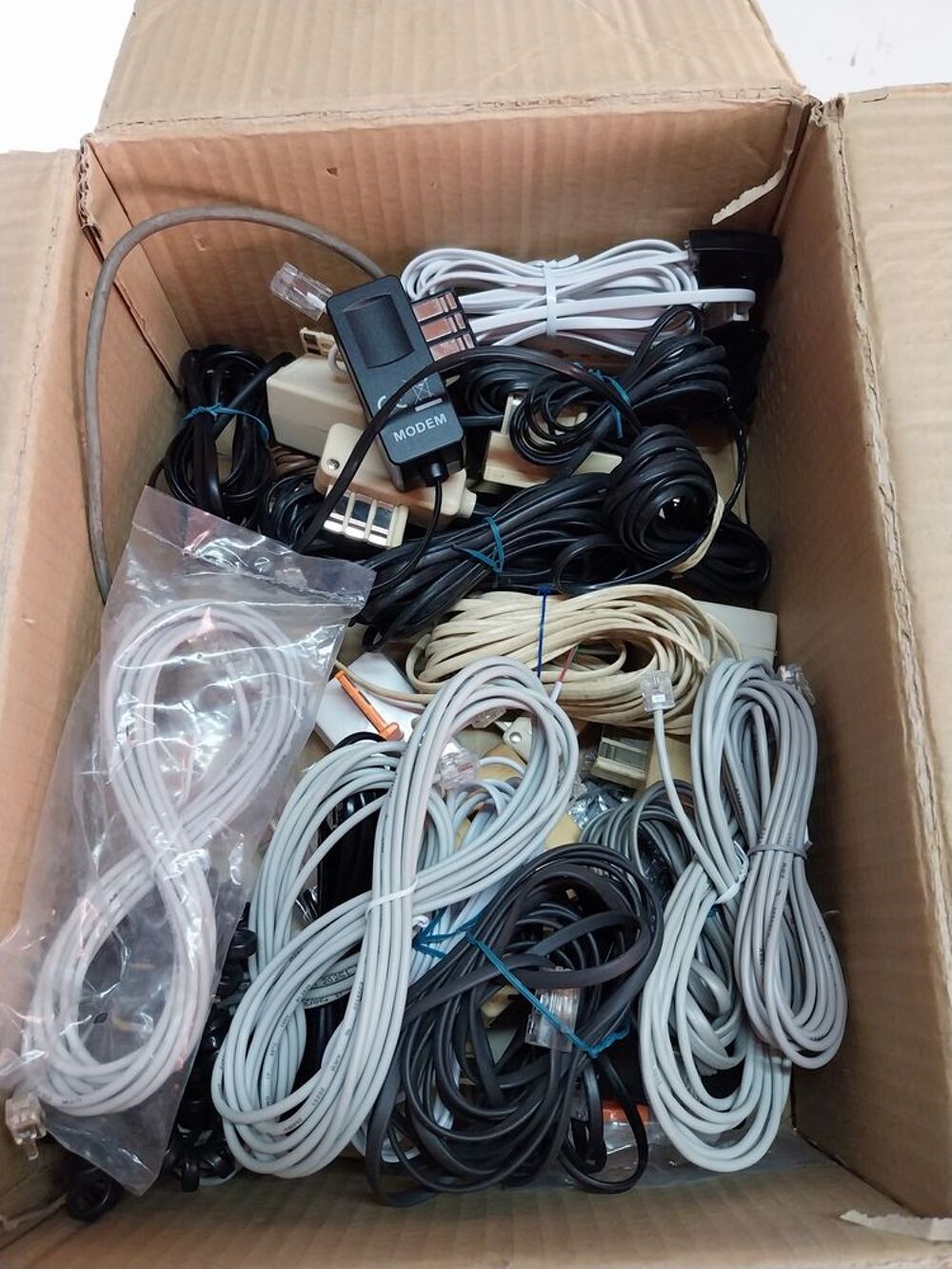lot mat&eacute;riel t&eacute;l&eacute;phonie fiches c&acirc;bles RJ11 Bricolage