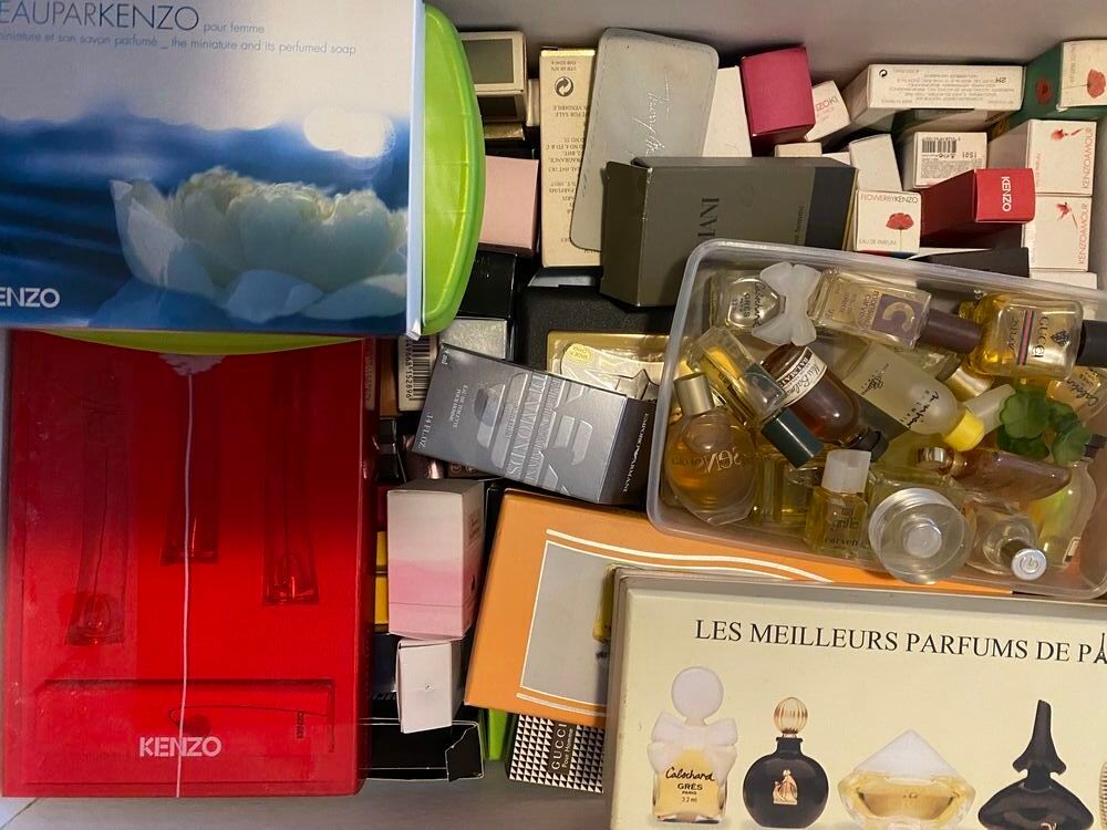 MINIATURES DE PARFUM DE COLLECTION 