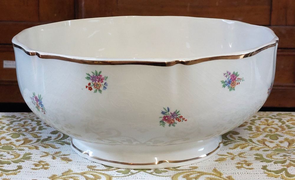 service de vaisselle 71 pi&egrave;ces en porcelaine Saint Amand Décoration