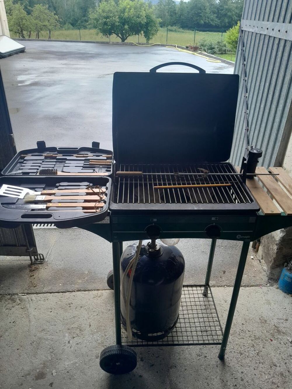 barbecue a gaz avec pierres volcaniques Bricolage