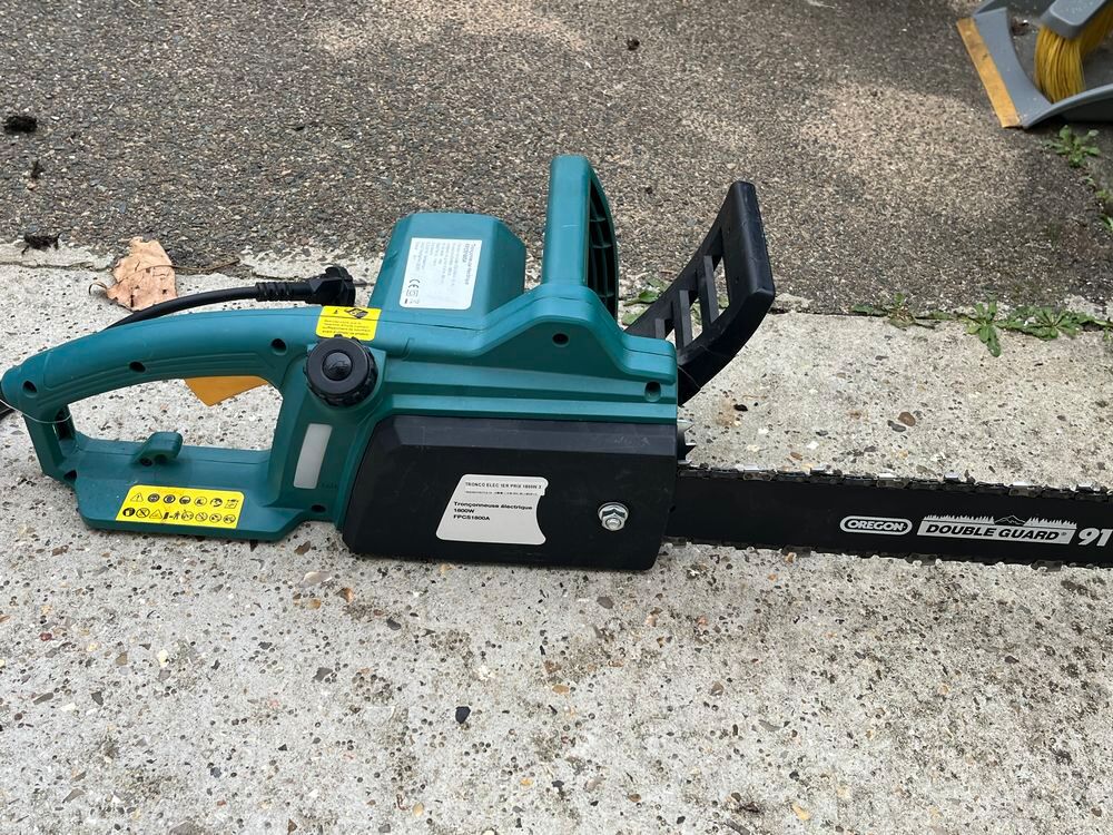 Tron&ccedil;onneuse &eacute;lectrique 
Jardin